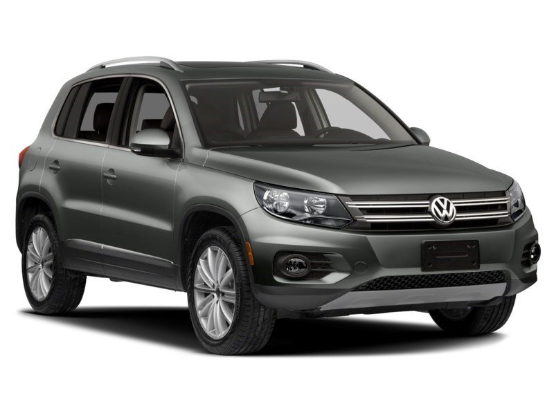 2017 Volkswagen Tiguan 2WD 4dr Trendline Exterior Shot 9