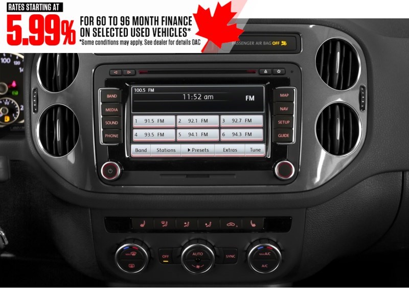 2017 Volkswagen Tiguan 4MOTION 4dr Comfortline Interior Shot 2
