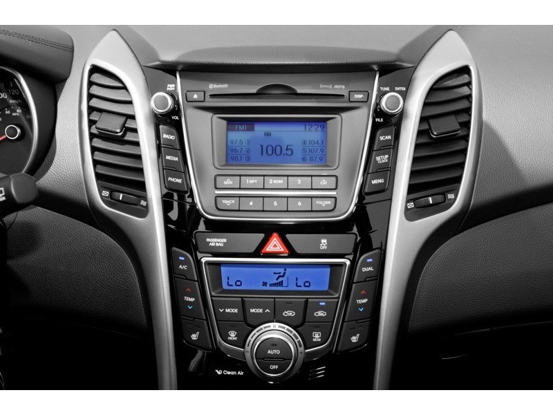2014 Hyundai Elantra GT 5dr HB Auto GL Interior Shot 2