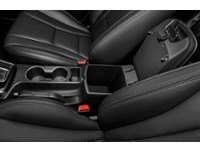 2013 Hyundai Elantra GT 5dr HB Man GL Interior Shot 8