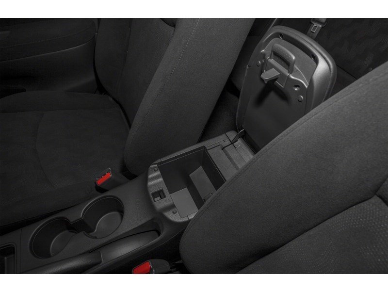 2014 Nissan Sentra 4dr Sdn CVT S Interior Shot 8