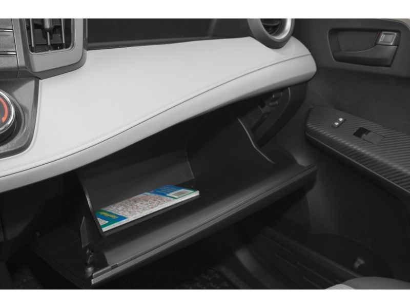 2014 Toyota RAV4 AWD 4dr XLE Interior Shot 4