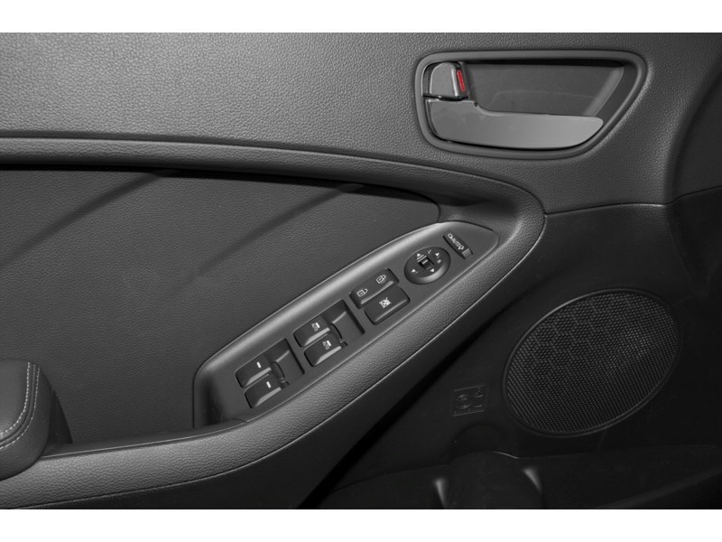 2016 Kia Forte 4dr Sdn Auto LX+ w/Sunroof Exterior Shot 14