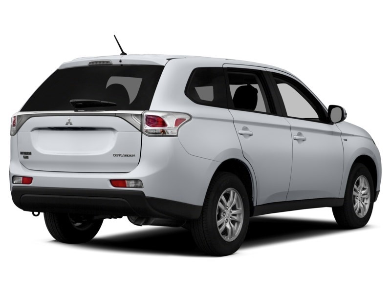 2014 Mitsubishi Outlander 4WD 4dr GT Exterior Shot 2