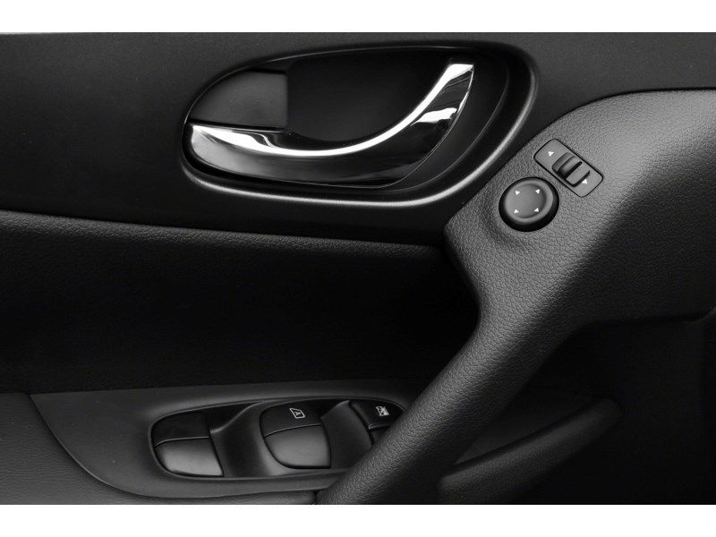 2014 Nissan Rogue FWD 4dr S Exterior Shot 14