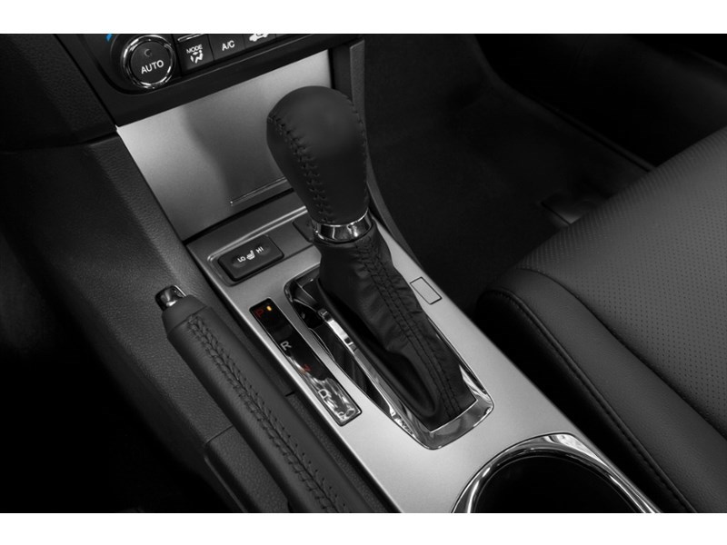 2015 Acura ILX Base w/Premium Package (A5) Exterior Shot 9
