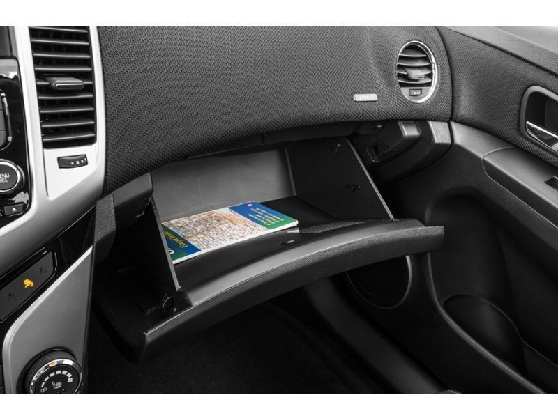 2015 Chevrolet Cruze LT 2LT Interior Shot 4
