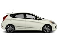 2017 Hyundai Accent 5dr HB Auto SE Exterior Shot 11
