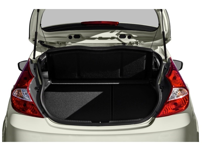 2017 Hyundai Accent 5dr HB Auto SE Exterior Shot 4