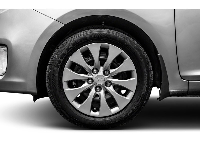 2015 Kia Rondo 4dr Wgn Auto LX Exterior Shot 5