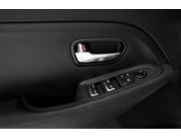 2015 Kia Rondo 4dr Wgn Auto LX Exterior Shot 14