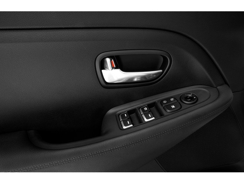 2015 Kia Rondo 4dr Wgn Auto LX Exterior Shot 14