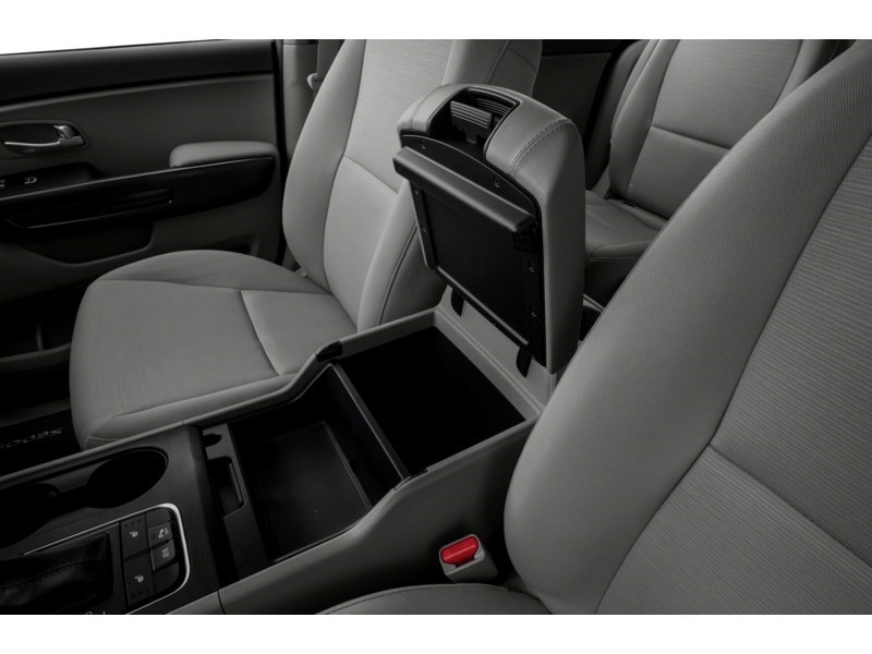 2017 Kia Sedona 4dr Wgn L Interior Shot 8