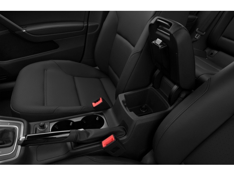 2017 Volkswagen Golf 5dr HB Man 1.8 TSI Comfortline Interior Shot 8