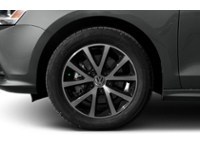 2017 Volkswagen Jetta 4dr 1.4 TSI Man Wolfsburg Edition Exterior Shot 5