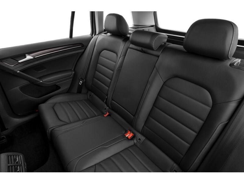 2016 Volkswagen Golf Sportwagon 4dr Man 1.8 TSI Trendline Interior Shot 6