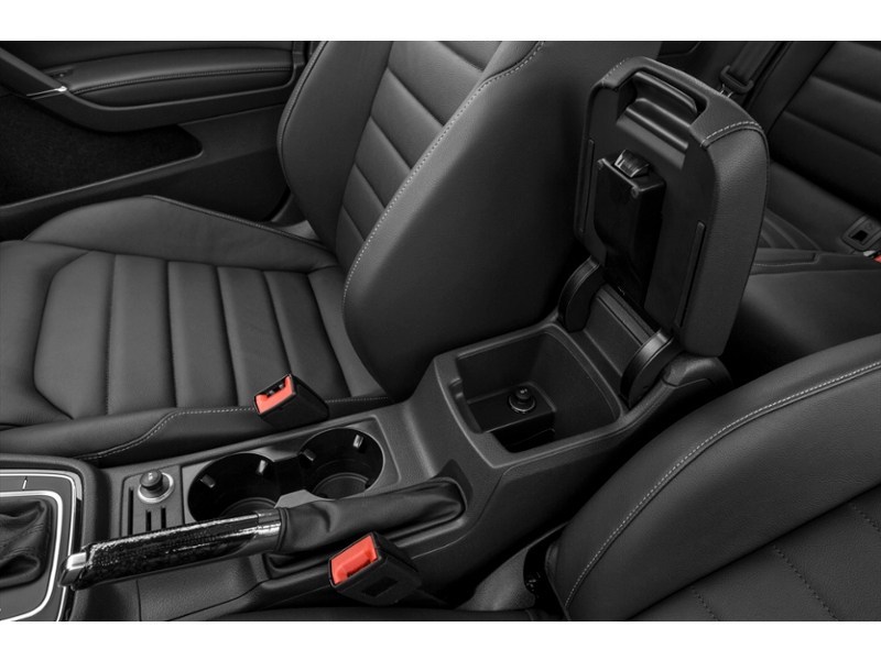2016 Volkswagen Golf Sportwagon 4dr Man 1.8 TSI Comfortline Interior Shot 8