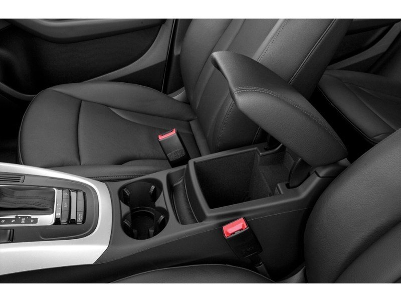 2016 Audi A4 2.0T Komfort plus (M6) Interior Shot 7