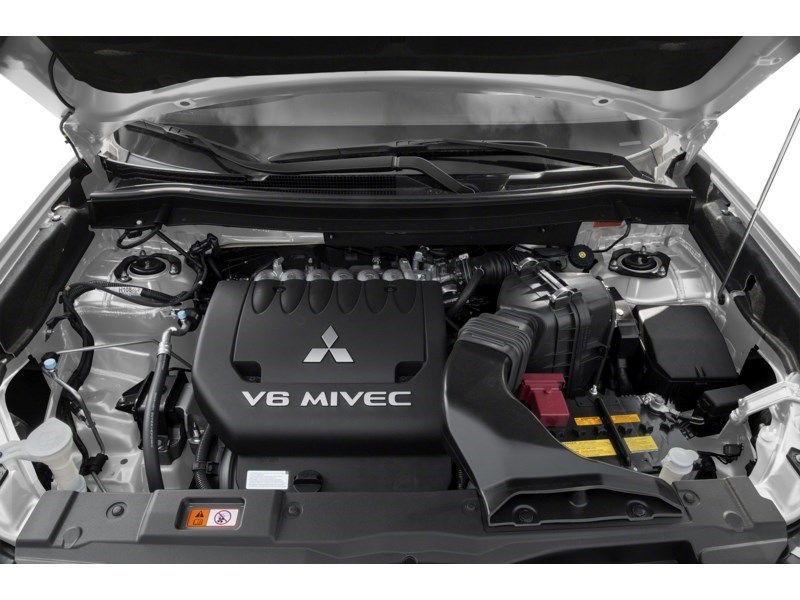 2018 Mitsubishi Outlander SE AWC Exterior Shot 3