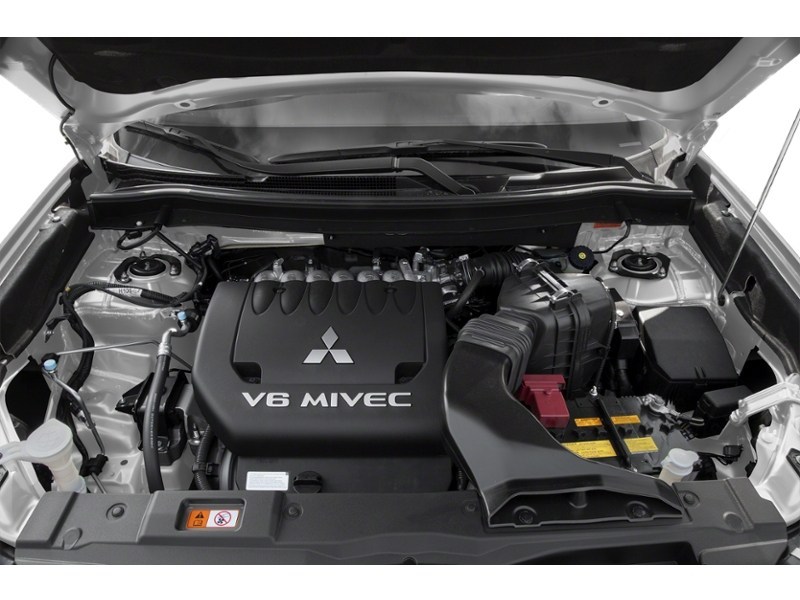 2017 Mitsubishi Outlander AWC 4dr ES Exterior Shot 3