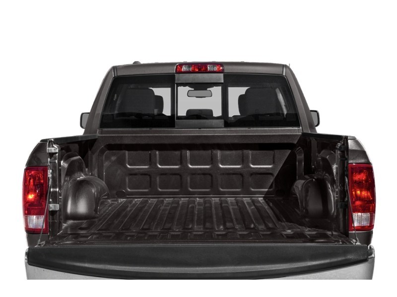 2015 RAM 1500 4WD Crew Cab 140.5" Big Horn Exterior Shot 4