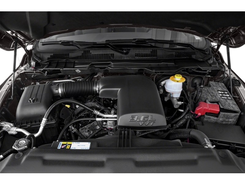 2015 RAM 1500 4WD Crew Cab 140.5" Big Horn Exterior Shot 3