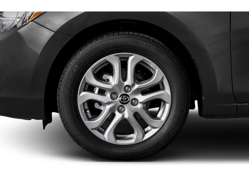 2017 Toyota Yaris 4dr Sdn Man Exterior Shot 5