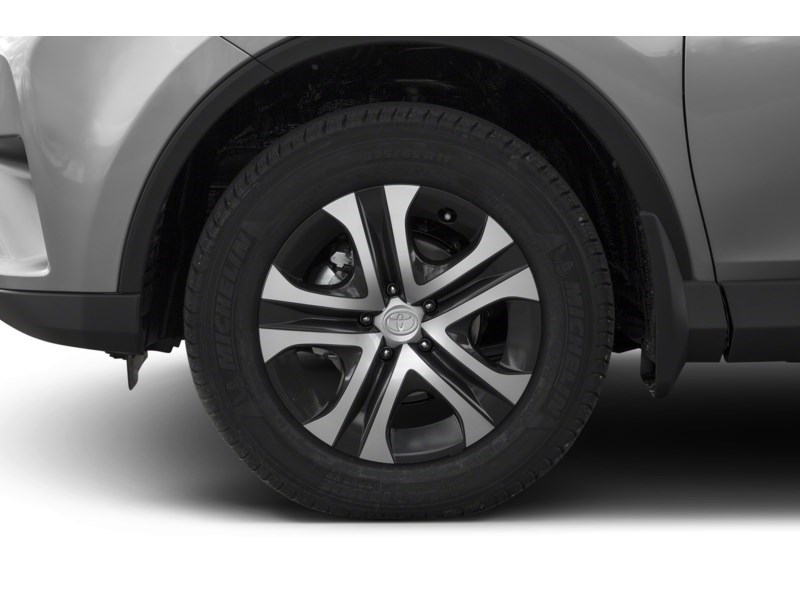 2018 Toyota RAV4 AWD LE Exterior Shot 5
