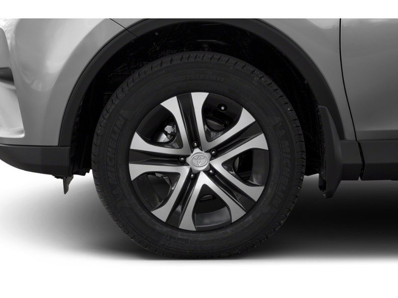 2018 Toyota RAV4 AWD LE Exterior Shot 5
