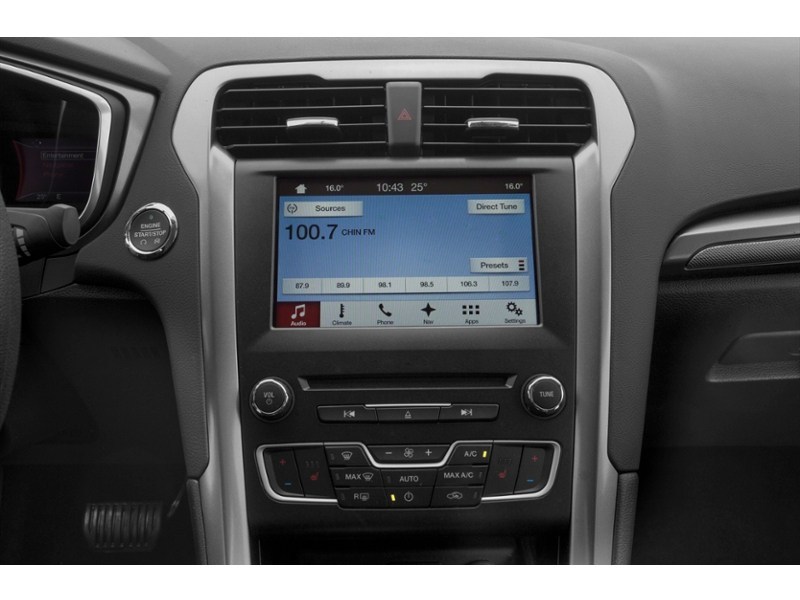 2018 Ford Fusion SE FWD Interior Shot 2