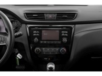 2017 Nissan Qashqai AWD 4dr SL CVT Interior Shot 2