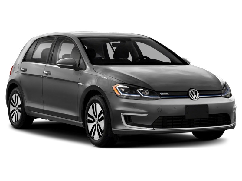 2018 Volkswagen e-Golf Comfortline 4-Door Exterior Shot 9