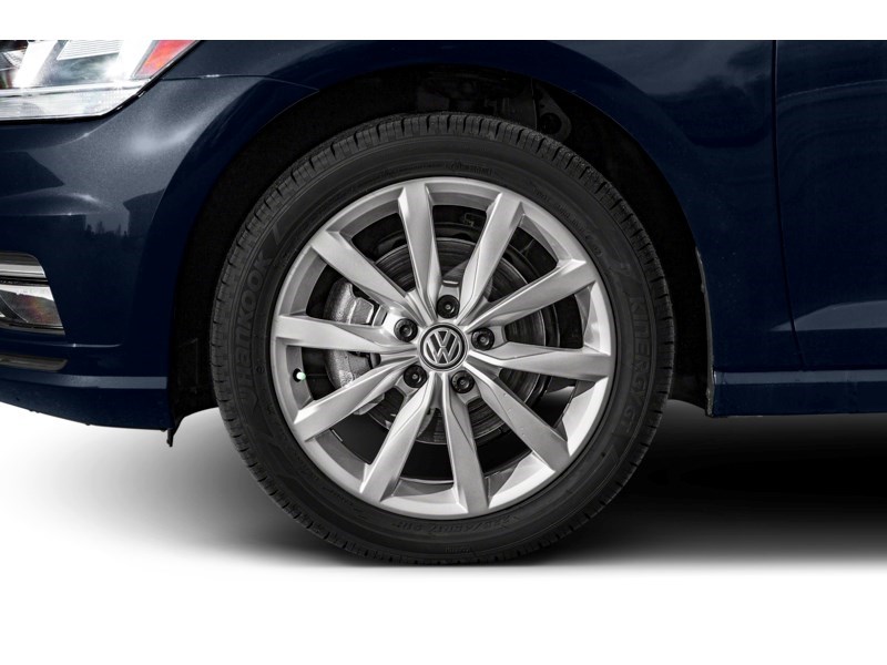 2018 Volkswagen Golf SportWagen Trendline Manual Exterior Shot 5