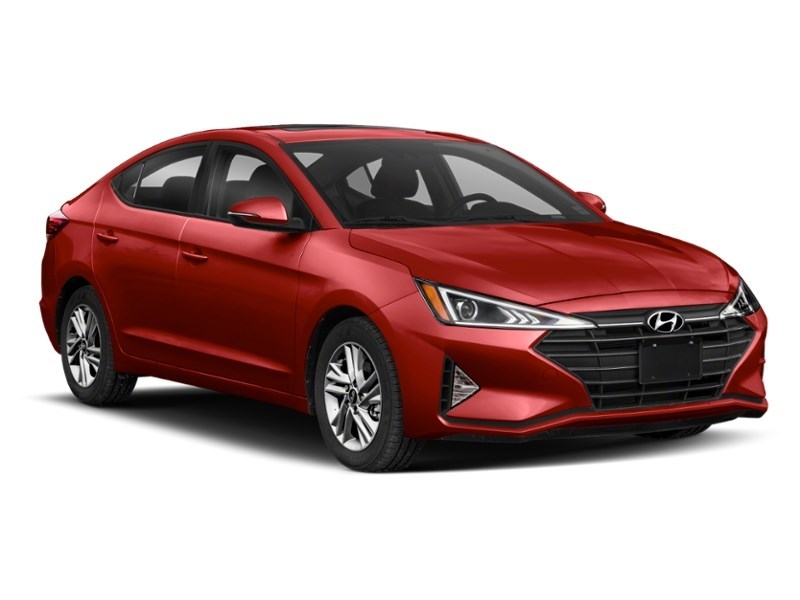 2020 Hyundai Elantra Essential IVT Exterior Shot 8
