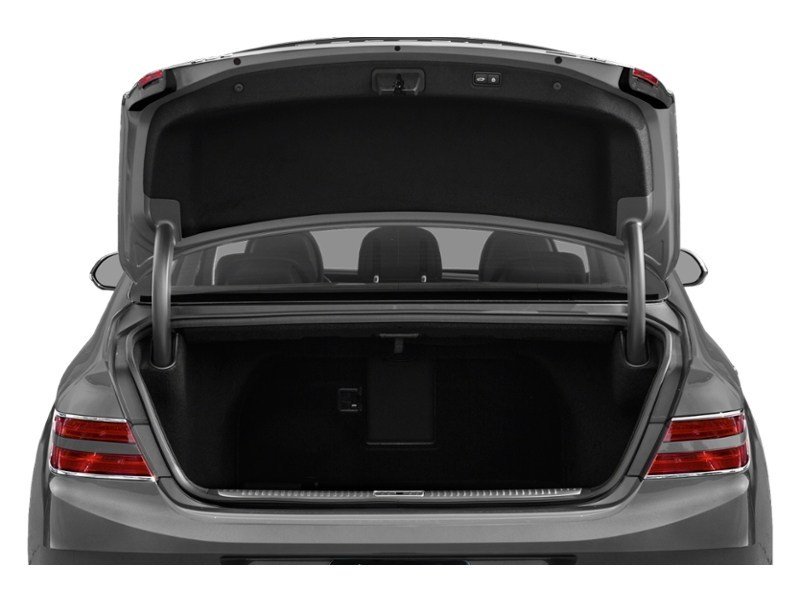2022 Genesis G90 5.0 Prestige w/Multi-Spoke Wheel Exterior Shot 4