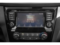 2021 Nissan Qashqai S (M6) Interior Shot 2