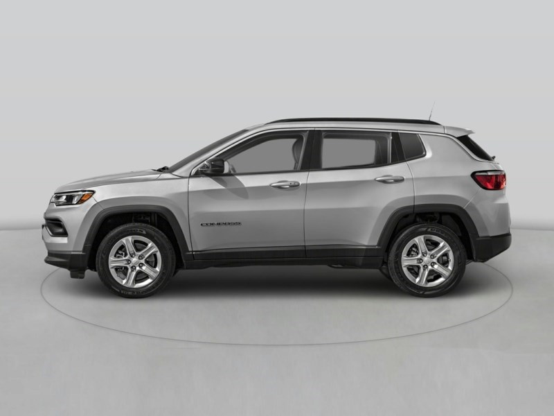 2024 Jeep Compass Altitude 4x4 OEM Shot 2
