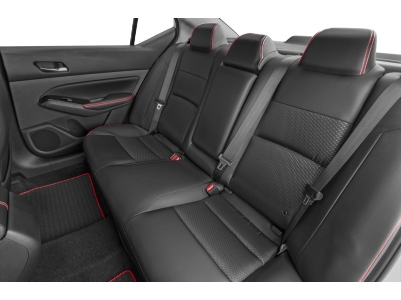 2023 Nissan Altima SR Interior Shot 5