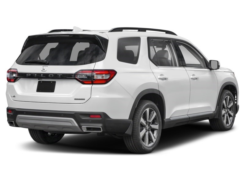 2023 Honda Pilot Touring AWD Exterior Shot 2