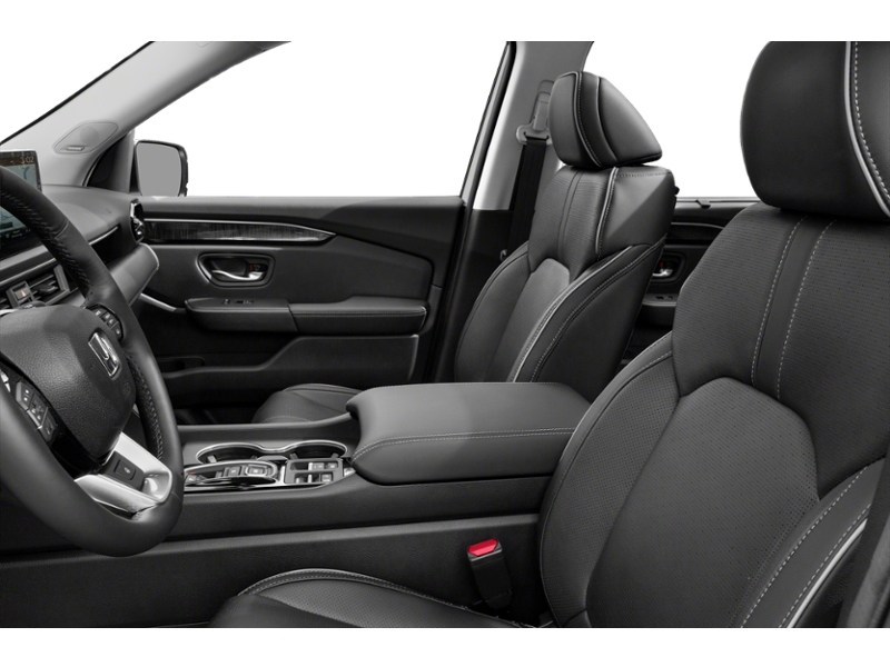 2023 Hyundai Kona 2.0L Essential AWD Interior Shot 6