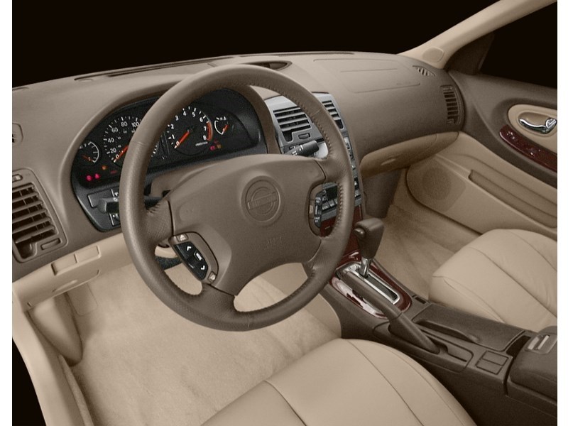 2001 Nissan Maxima 4dr Sdn GLE Auto Interior Shot 1
