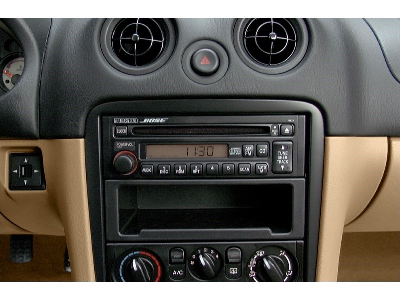 2003 Mazda MX-5 Miata 2dr Conv Manual Interior Shot 1