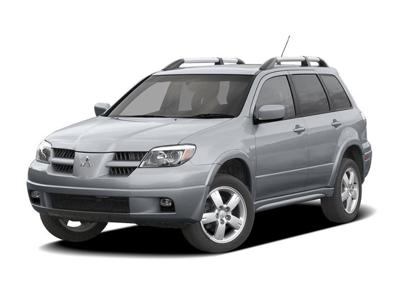 2004 Mitsubishi Outlander 4dr LS Exterior Shot 1