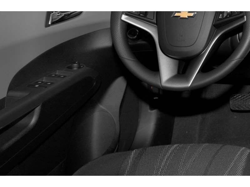 2012 Chevrolet Sonic 5dr HB LS Exterior Shot 13