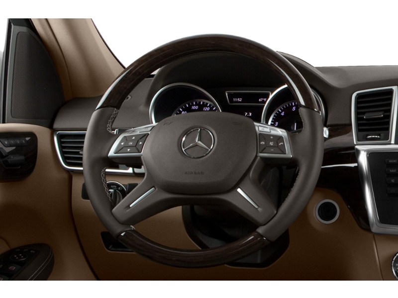 2013 Mercedes-Benz M-Class Base Interior Shot 2