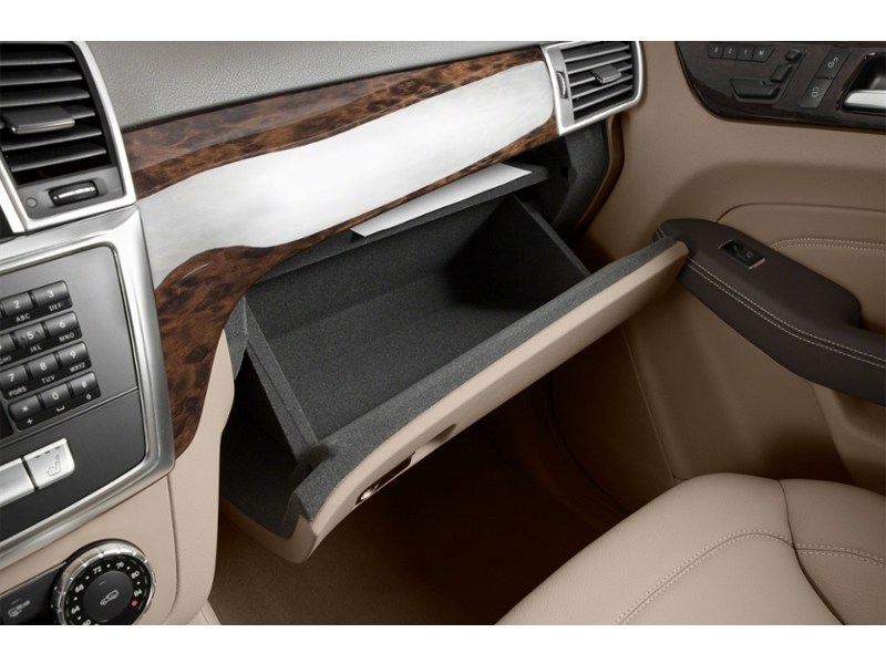 2013 Mercedes-Benz M-Class Base Interior Shot 3
