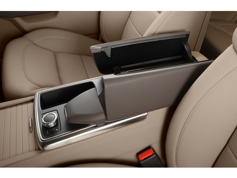 2013 Mercedes-Benz M-Class Base Interior Shot 7