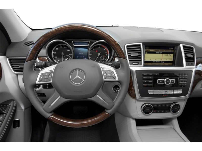 2014 Mercedes-Benz M-Class Base Interior Shot 3