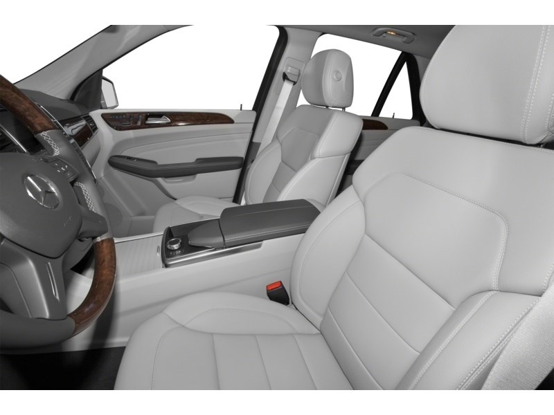 2014 Mercedes-Benz M-Class Base Interior Shot 5