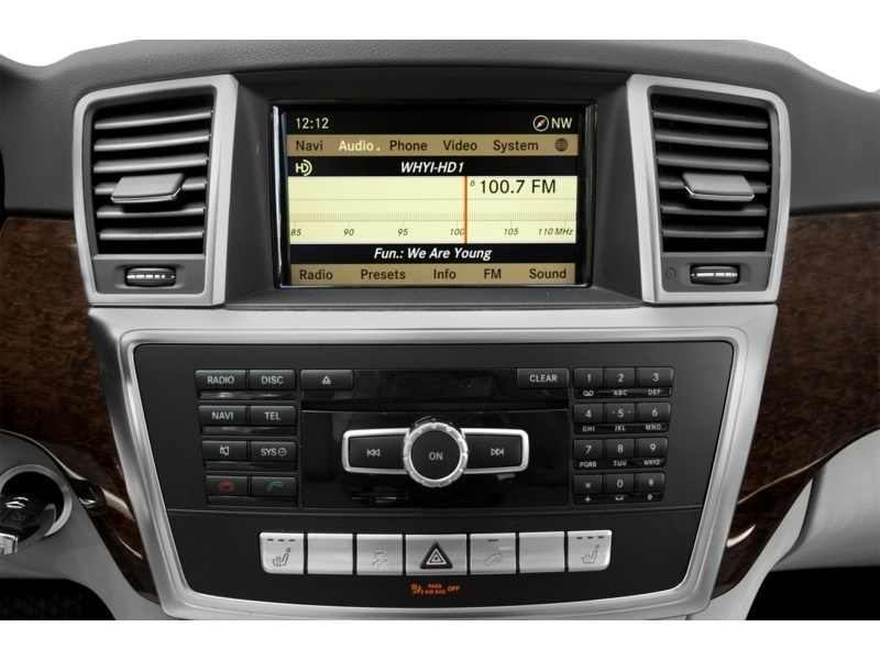 2014 Mercedes-Benz M-Class Base Interior Shot 2